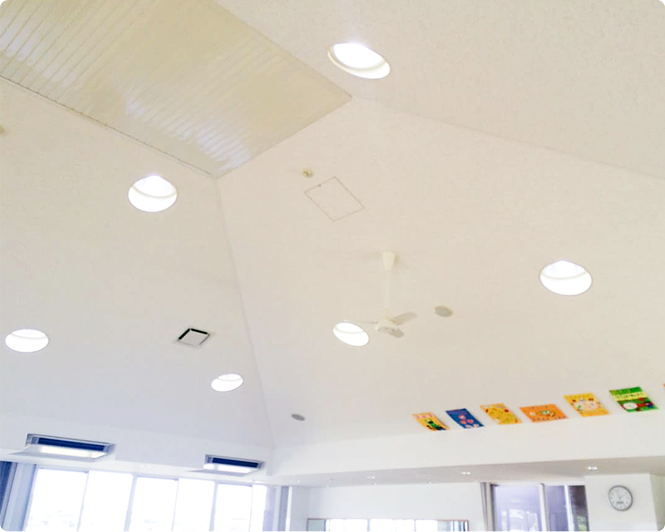 ミーティングルーム　Before